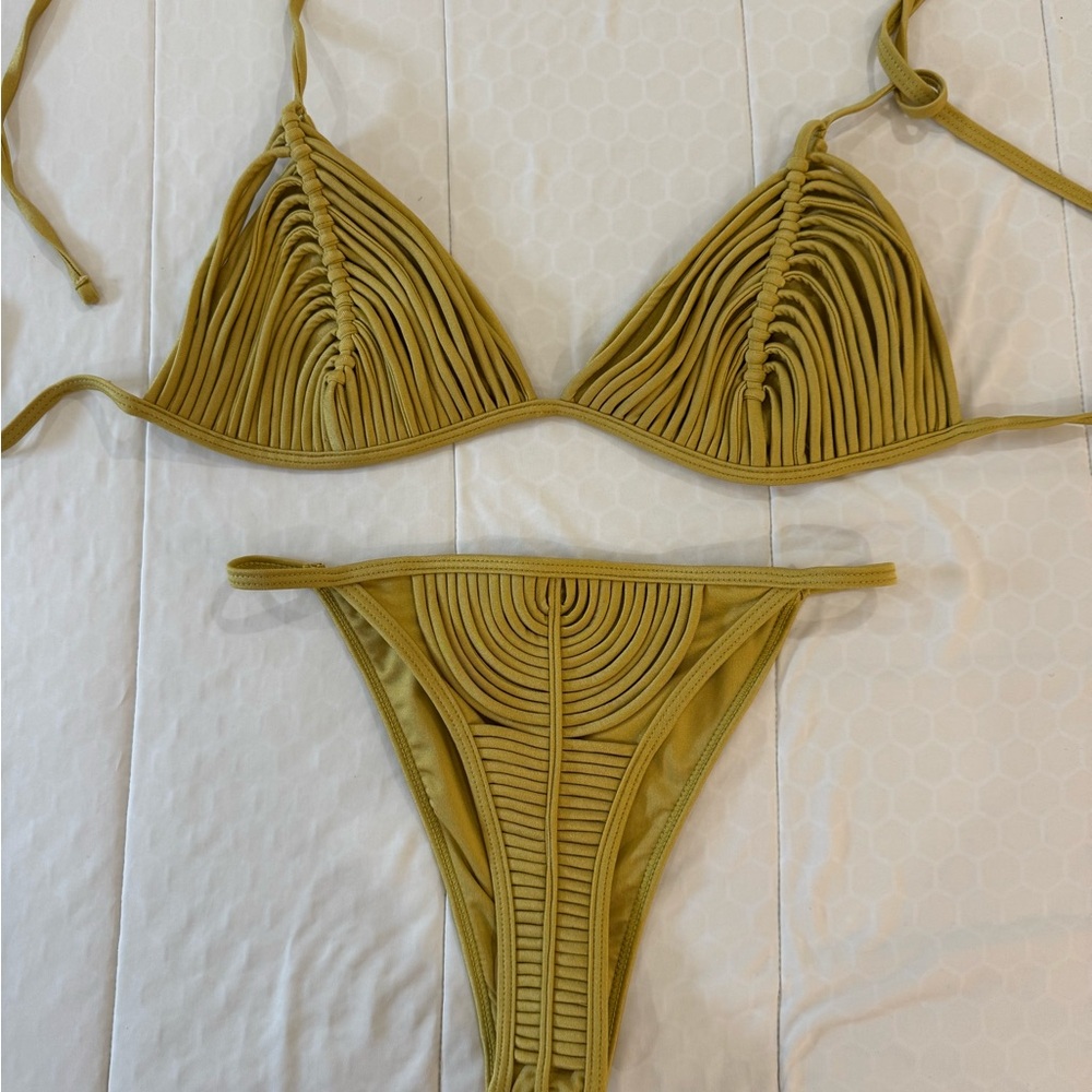 Green Bikini Swimwear Set 
Protective liner still intact. 
 Never worn